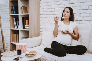 已婚女人梦到自己初恋,对方想你你能梦到他